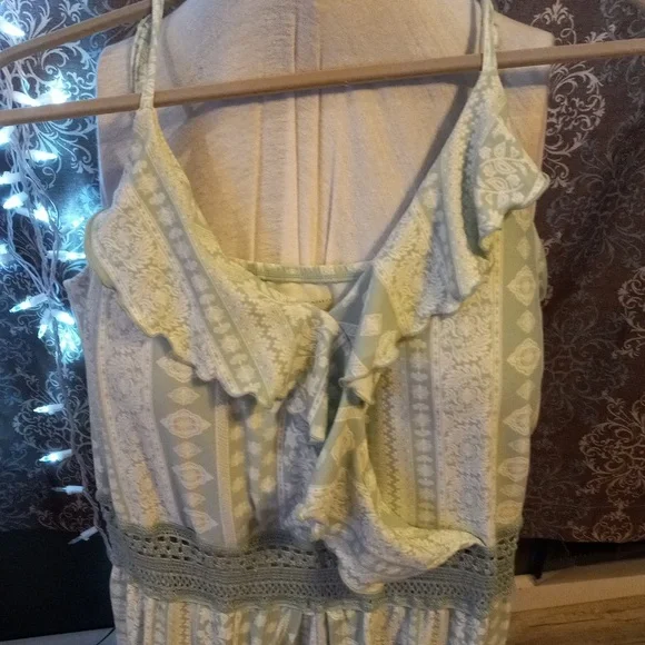 Foam bra cups ruffle maxi romper built in bra size 3x - Picture 2 of 3